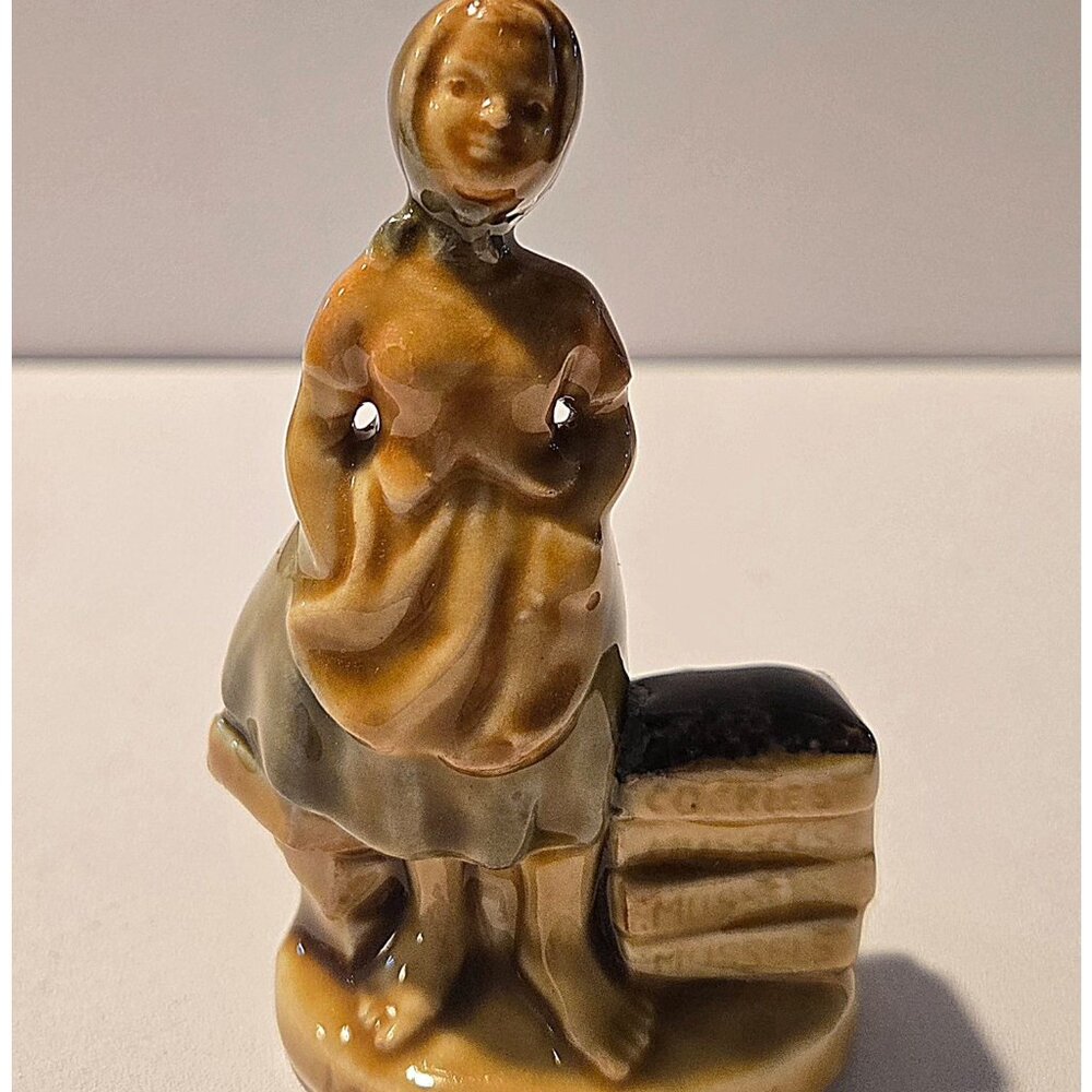 Vintage Wade Figurine "Molly Malone" Brown & Green Ceramic Collectible Irish fig